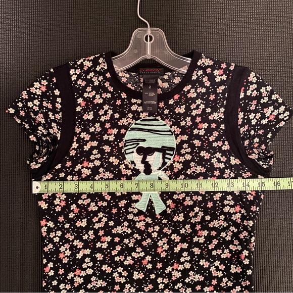 Custo Barcelona, floral print all over top with character appliqué, sz 2 - Picture 6 of 8